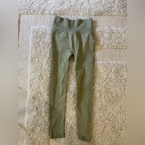 Naturyl by Niykee Scrunch Sage Green Leggings
